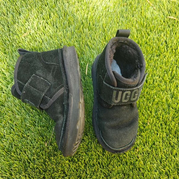 NEW UGG Neumel Graphic Black Genuine Shearling Boots Sheepskin - Picture 4 of 7